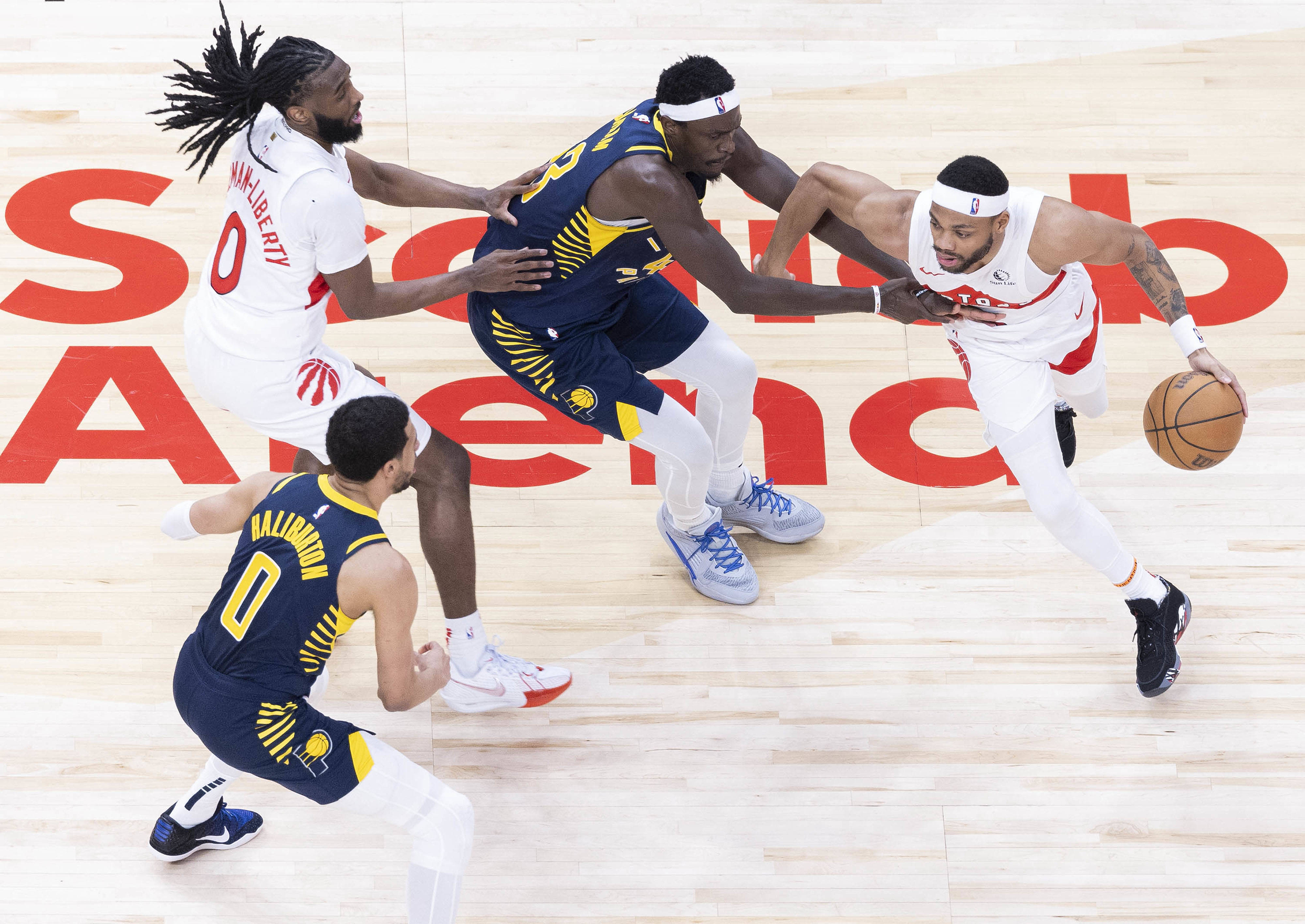 雷火电竞-步行者强势猛龙，丹尼·格林完成帽子戏法的简单介绍