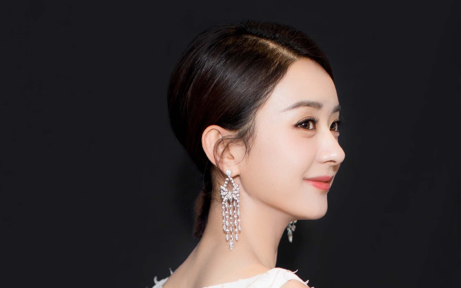 雷火电竞简介-跨越大陆的制胜一击，奥斯梅恩里程碑进球助尤文击败智利精神